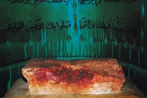 «رأس الحسین» به جایگاه اصلی خود بازگشت + عکس