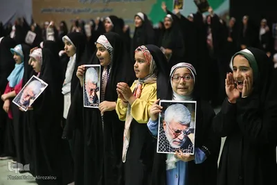 تجمع ۱۲ هزار نفری دختران انقلاب در حمایت از حجاب