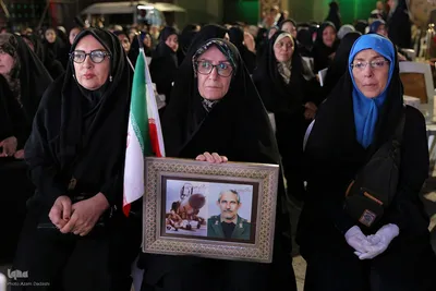 رونمایی تقریظ رهبر معظم انقلاب بر کتاب «پاسیاد پسر خاک»