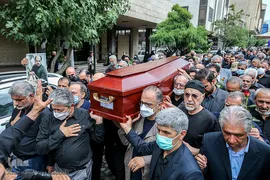 تشییع پیکر هنرمند انقلابی حبیب الله صادقی