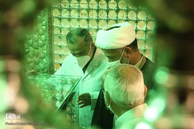 عطرافشانی حرم شاهچراغ(ع) در روز میلاد امام حسین(ع)‎‎