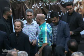 شهداد روحانی در مراسم تشییع جنازه عزت الله انتظامی