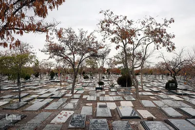 پاییز در قبرستان قدیمی زنجان