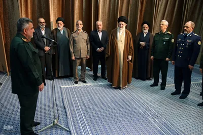 بازدید رهبر انقلاب از نمایشگاه دستاوردهای صنعت دفاعی کشور