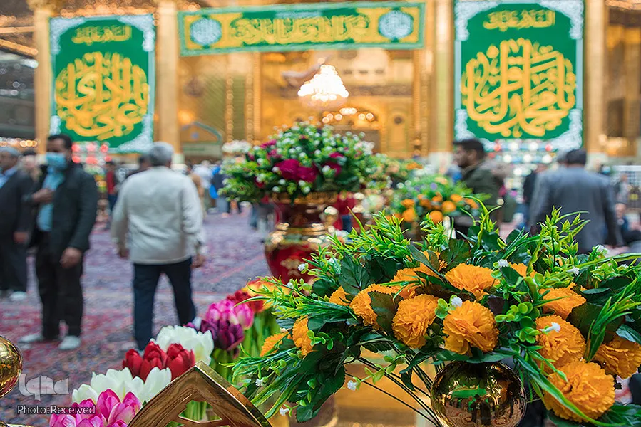 يافطات وزهور تزين مرقد الإمام الحسين(ع) بمناسبة حلول رجب