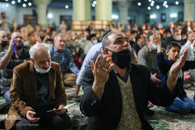لحظه تحویل سال ۱۴۰۱ در حرم حضرت عبدالعظیم (ع)