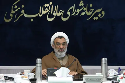 نشست دبیر عالی شورای انقلاب فرهنگی با تعدادی از هنرمندان