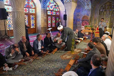 محفل قرآن کریم در مسجد نصیرالملک شیراز