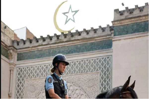 Schließung einer Moschee in Frankreich unter Vorwand der Koranrezitation