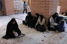 کرسی تلاوت قرآن در دانشگاه هنر اسلامی تبریز‎