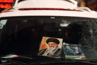 پای کار انقلاب