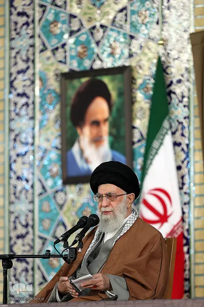 سخنرانی رهبر انقلاب در اجتماع عظیم زائران و مجاوران حرم مطهر رضوی(ع)