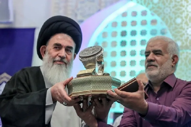 انگشتر نمادین حضرت احمدبن موسی(ع) رونمایی شد
