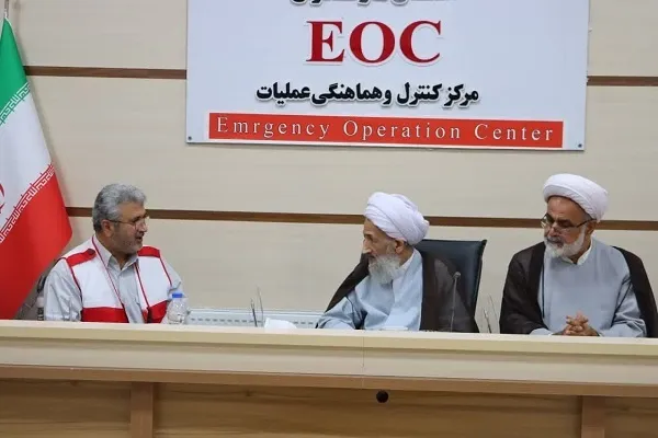 حضور آیت‌الله محمد باقر محمدی لائینی در مرکز کنترل و هماهنگی عملیات هلال احمر مازندران