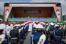 جشن پیروزی انقلاب اسلامی در میدان آزادی