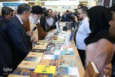 بازدید رهبر انقلاب از سی و‌‌ یکمین نمایشگاه بین‌المللی کتاب تهران