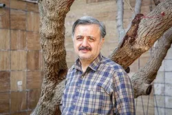 شاعر أفغاني يشرح أهمیة التعالیم الدینیة لدی الشعراء الأفاغنة