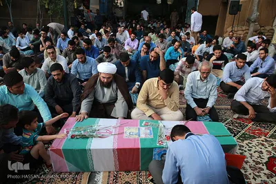زیارت پیکرهای مطهر و تازه تفحص شده ۱۳۵شهید گمنام دفاع مقدس در معراج الشهدای تهران