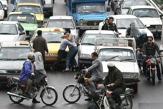 چرا جامعه کنونی ایران دچار انواع خشونت شده‌ است/ اعمال قانون بدون توجه به راهکارهای حل بنیادین آسیب‌ها