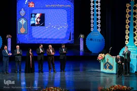 تقدیر از اجمد مراتب در آیین اختتامیه چهارمین جشنواره آواها و نواهای رضوی