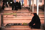 اینجا شمعی روشن است 