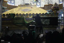  سیاه پوش کردن ضریح مطهر کریمه اهل بیت(س)
