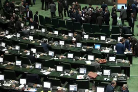تقدیم لایحه بودجه سال ۹۶ توسط رییس جمهوری به مجلس