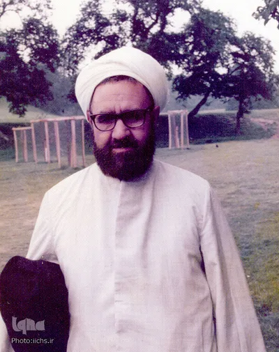 آیت‌الله مرتضی مطهری از اعضای شورای انقلاب اسلامی