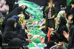 آماده‌سازی لباس همایش جهانی شیرخوارگان حسینی