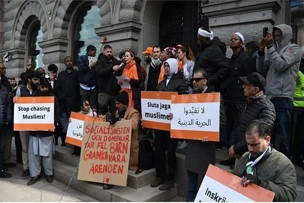 مظاهرة أمام البرلمان السويدي احتجاجاً على حرق المصحف