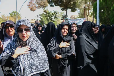 آیین تشییع و خاکسپاری پیکر مادر شهید خرازی