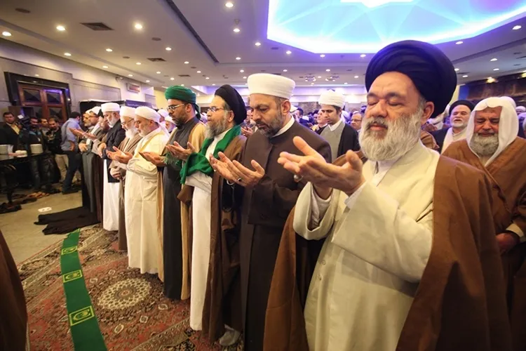 Solat berjamaah Ahli konferensi Wahdat Islam
