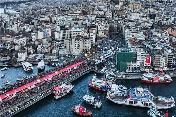 İstanbulda on minlərlə insanın antisionist yürüşü