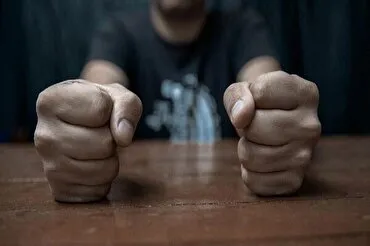 Qəzəb, xoşbəxtlik yolunu uzaqlara aparan bir xüsusiyyət