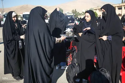 مراسم بدرقه 300 دانش‌آموز دختر در سفر به مناطق عملیاتی جنوب