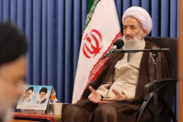 لزوم شناسایی هنرمندان متعهد و تقویت استعدادهای حوزه هنر و شعر