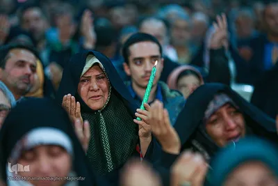 ویژه‌برنامه تحویل سال نو در گلستان شهدای اصفهان