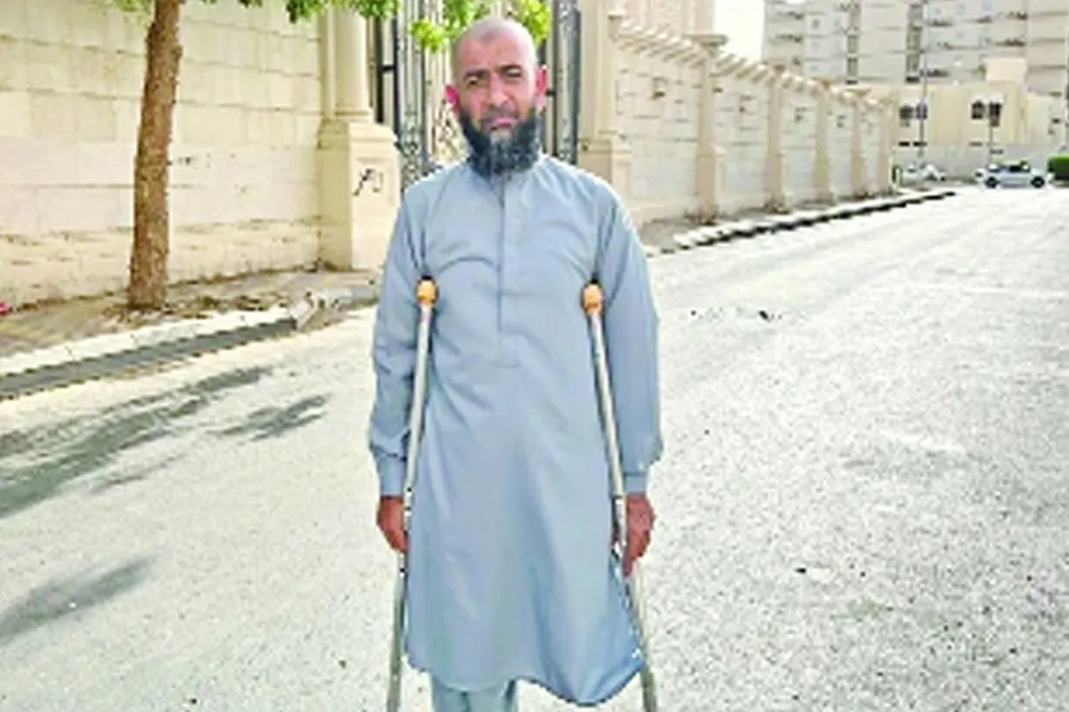 হজ করতে এক পায়ে মক্কায়