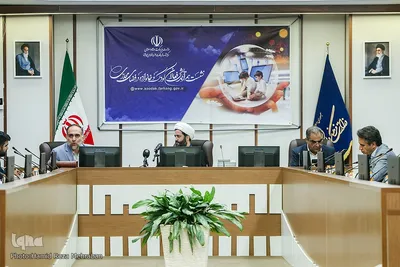 نشست هم‌اندیشی فعالان کودک و خانواده در فضای مجازی