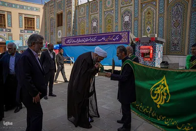 زیارت ستاد بزرگداشت دهه كرامت کشور از حرم مطهر شاهچراغ(ع)