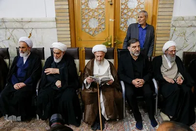 Trauerakt zum Gedenken an Märtyrer Ayatollah Raisi und seine Gefährte
