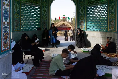 قرائت دعای عرفه در باغ رضوان اصفهان