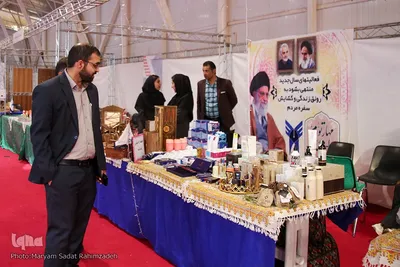 بازدید مسئولین از نمایشگاه قرآن و عترت شیراز