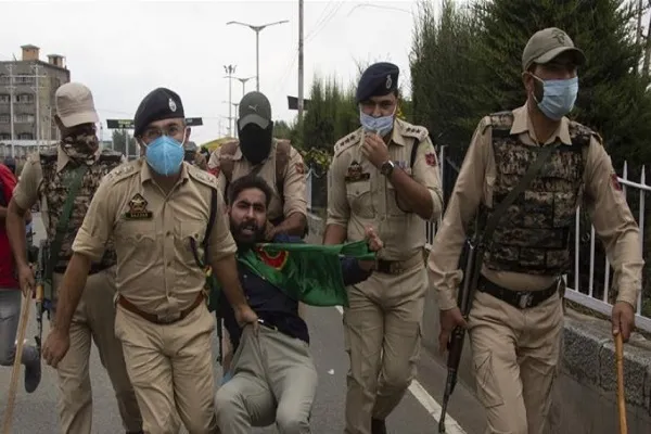 Penindasan perkabungan Syiah di Kashmir oleh polis India + video