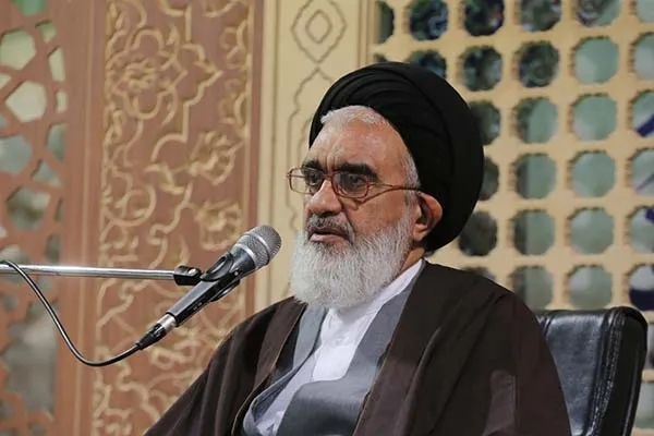 انحراف‌هایی از بیرون قم وارد این شهر می‌شود