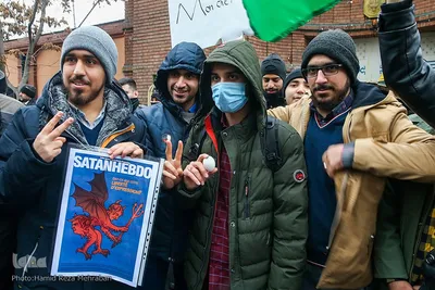 تجمع مردمی دانشجویی مقابل سفارت فرانسه