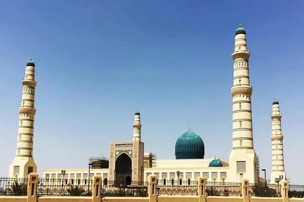 Oman: governo pianifica costruzione di 14 nuove moschee
