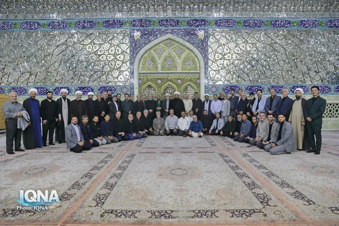 تجدید بیعت جامعه قرآنی کشور با حضرت ولیعصر(عج) در حرم بانوی کرامت + فیلم
