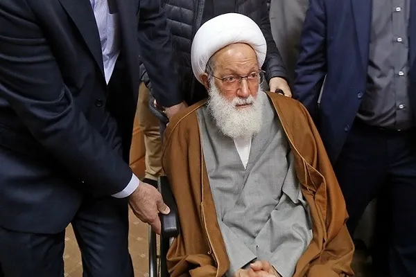 تجلیل از آیت الله عیسی قاسم به‌عنوان «مهدی‌یاور» سال 98 در قم