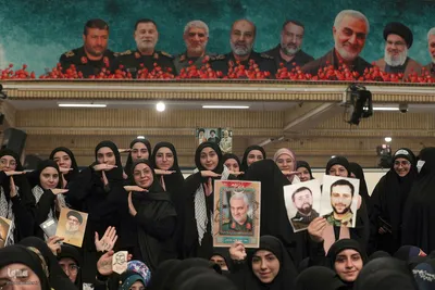 دیدار جمعی از خانواده‌های شهدای مدافع حرم و مقاومت با رهبر معظم انقلاب